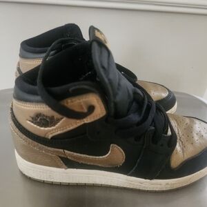 Nike Kids Black and Metallic Gold High-Top Dunks